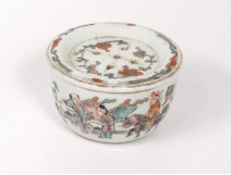 Chinese Porcelain Cricket Box Mandarin Nineteenth Servants