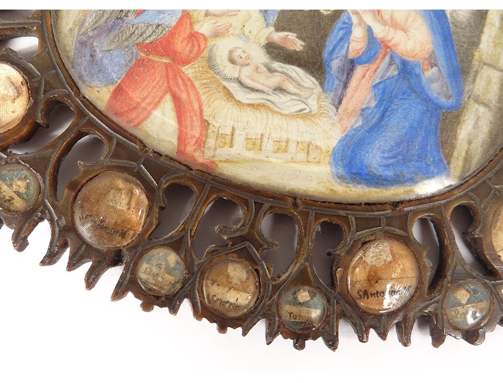 https://www.antiques-delaval.com/11439-101990-thickbox/reliquary-paperolle-saints-miniature-nativite-horn-crystal-rock-xviii.jpg