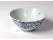 Chinese porcelain bowl white-blue flowers foliage Qianlong signed eighteenth