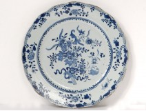 Porcelain dish Compagnie des Indes China white-blue flowers Kangxi XVIII