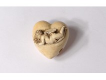 Small head pipe foam sea carved heart angel putto meerschaum case 19th