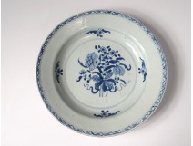 Hollow plate porcelain plate Company India white-blue flowers Kangxi 18th