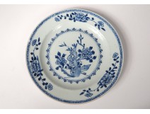 Porcelain hollow dish China India Company white blue flowers Kangxi eighteenth