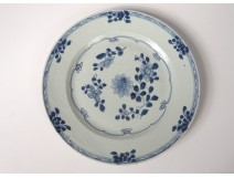 Porcelain hollow dish China India Company white blue flowers Kangxi eighteenth