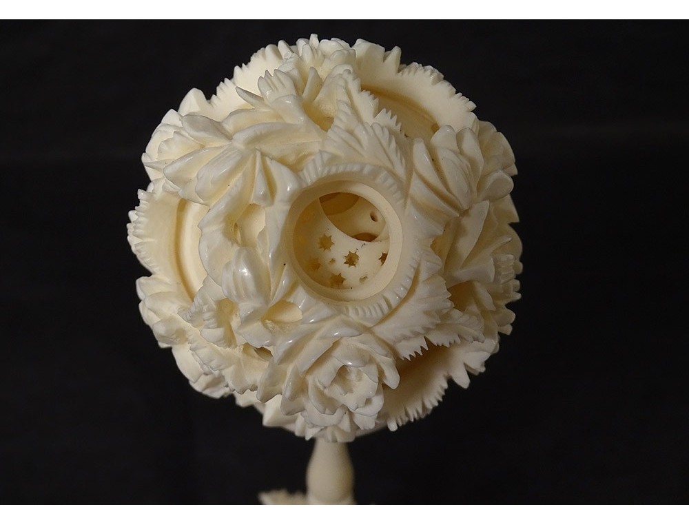 Ball of Canton ivory carved characters flowers stars China XIXth century