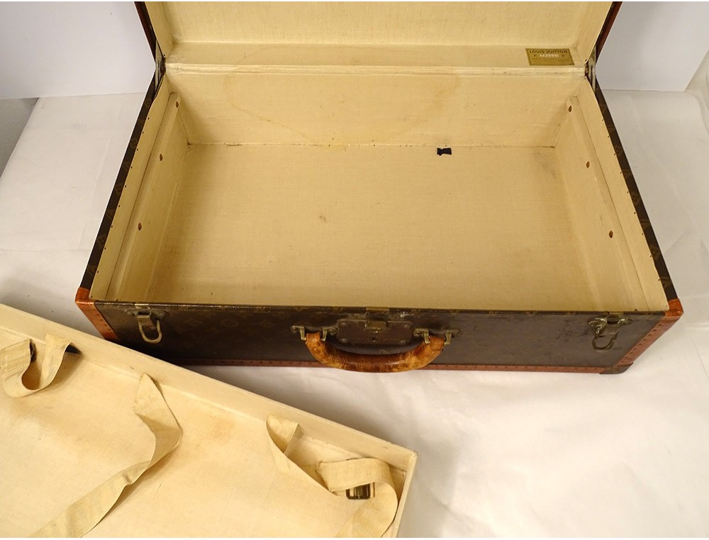 Restoration of an oxidized Louis Vuitton Alzer 65 suitcase