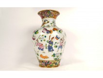 Bayeux porcelain baluster vase Chinese characters dragons butterflies 19th century