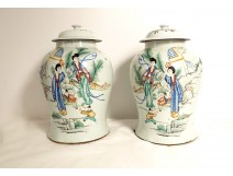 Pair of covered pots, Chinese porcelain, women&#39;s poems, late 19th century