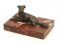 Bronze sculpture hunting dog with red marble base, twentieth