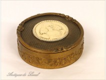 Round Box Brass Female Miniature Golden Angels Queen 19th