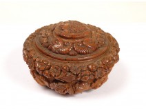 Corozo round box carved with portrait of a king and decorated with flowers, folk art, nineteenth