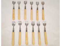 Oyster forks in silver, punch collar, carved handle, Napoleon III nineteenth