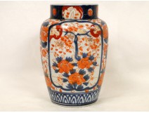 Imari porcelain vase, India Company, Japan, XVIII