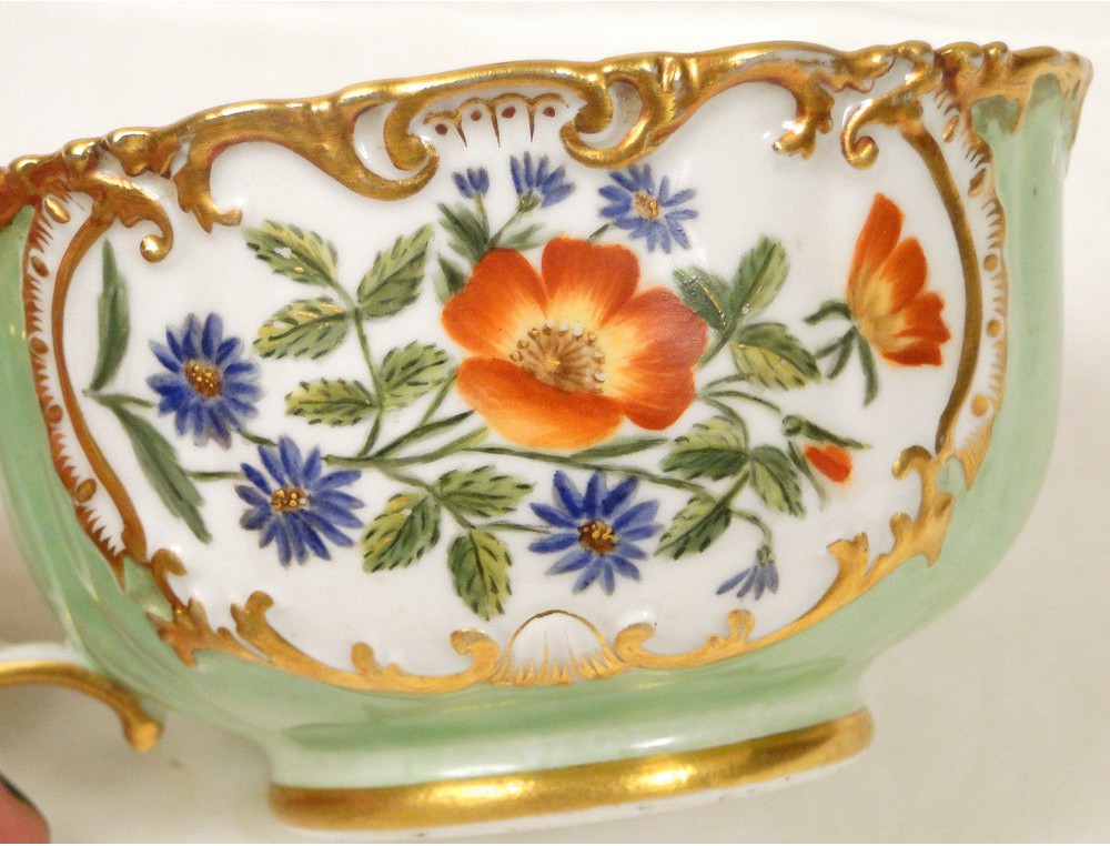 Porcelain cup signed Jacob Petit Paris, flowers and gilding, XIX