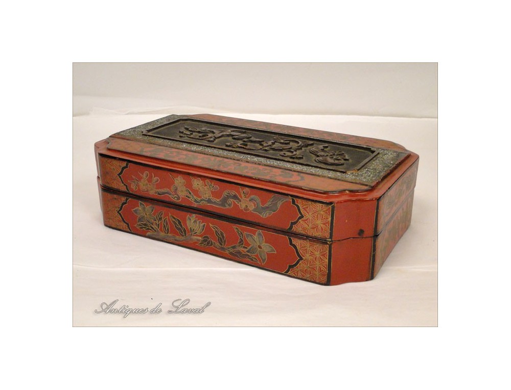 Lacquered Wood Jewelry Box with Valet Tray and Key Lock - BB86