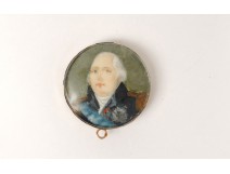 Miniature painted portrait medallion Louis XVIII gold frame nineteenth century