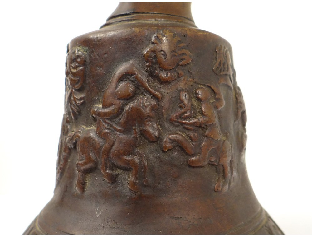 Clochette Table Gothique Bronze Personnages Femme Chevaux Moyen-age Xxème