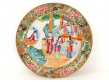 Assiette porcelaine Canton personnages mandarins femmes oiseaux Chine XIXè