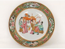 Assiette porcelaine Canton personnages mandarins bureau geishas Chine XIXè