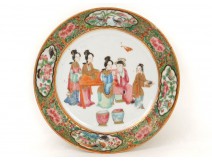 Assiette porcelaine Canton personnages femmes geishas thé oiseaux Chine 19è