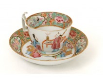 Tasse soucoupe porcelaine Canton femmes mandarins oiseaux fleurs Chine XIXè