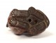 Netsuke bois sculpté chien lion Japon signé XIXème siècle