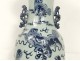 Grand vase porcelaine chinoise blanc-bleu lions chiens Fô Chine XIXè siècle