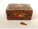 Fly box tortoiseshell inlaid gold flower basket XVIII characters