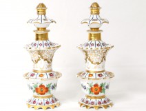 Pair of porcelain flasks Jacob Petit Paris XIX century gilt flowers