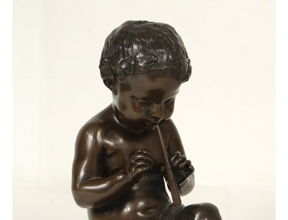 La figure en bronze. Enfant avec une flûte. 110x50x65cm.- vente de bronzes.