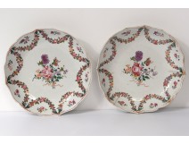 Pair of porcelain plates dishes Company India rose family eighteenth flowers